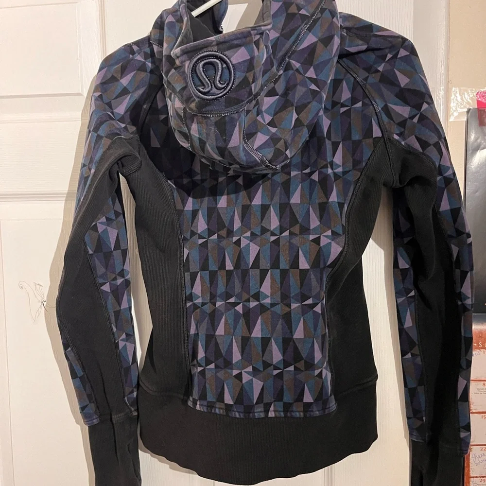 lululemon athletica Black & Purple Geometric Hooded zip up sweater - Picture 2 of 8